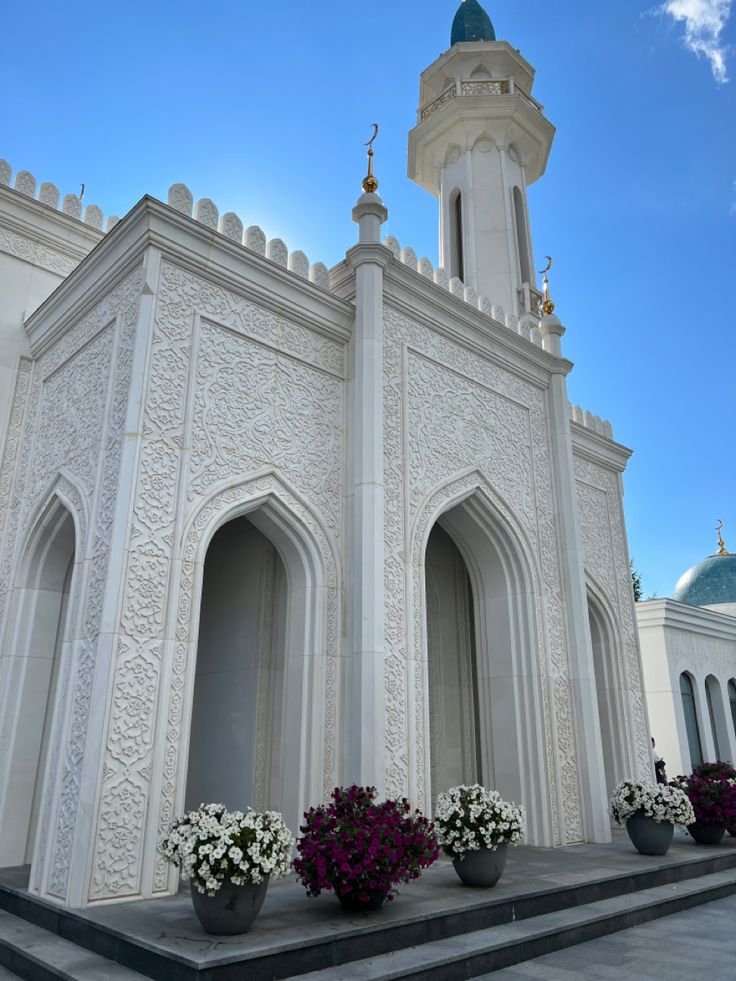 إنشاء مسجد في المدينة المنورة