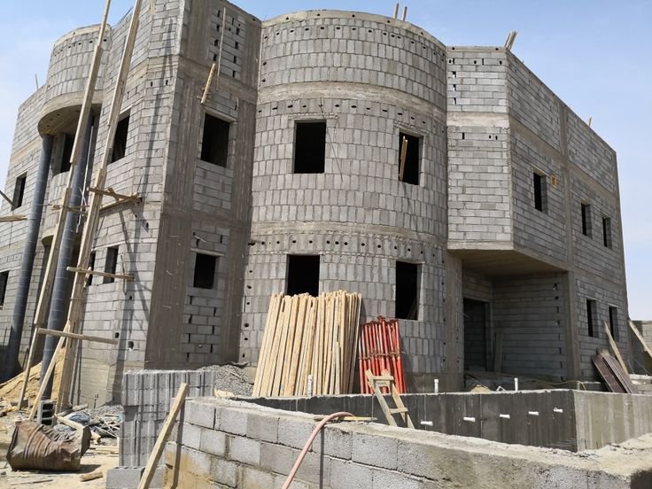 تنفيذ أعمال بناء العظم بالمواد للمشاريع الإنشائية